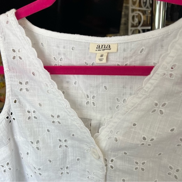 A New Approach Cotton Eyelet Front Button Tank Top Vest - Picture 2 of 6